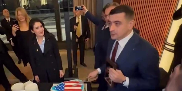 george simion tort groenlanda FOTO Captură video X