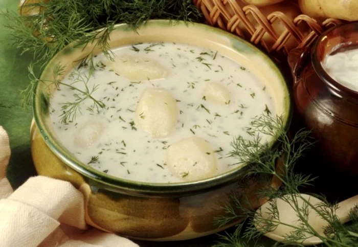 
    Descoperă o reţetă simplă de supă cu cartofi noi!clickpoftabuna.ro  