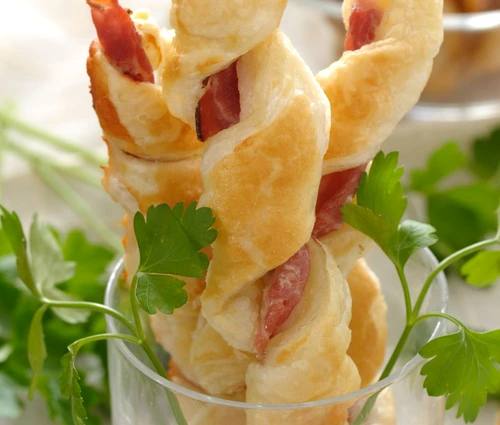 spirale cu pastrama shutterstock 44914420 jpeg