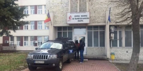 Angajaţii Centrului de Sanguine Craiova sunt acuzaţi de luare de mită