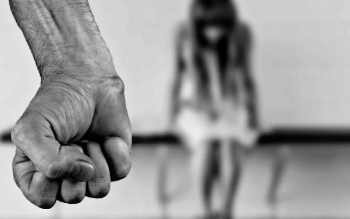 Victimele îşi dau seama prea târziu că au fost folosite în scop sexual de proxeneţi FOTO Adevărul.royImagine