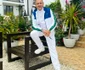 Se ocupă de afacerea de la malul mării