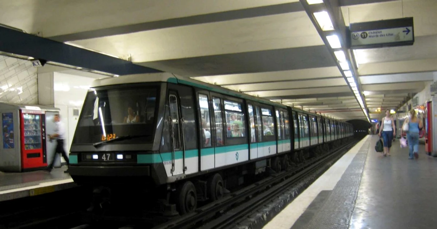 O staţie de metrou oarecare din Paris FOTO wikipedia.org