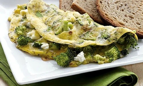 omleta cu broccoli si branza feta jpeg