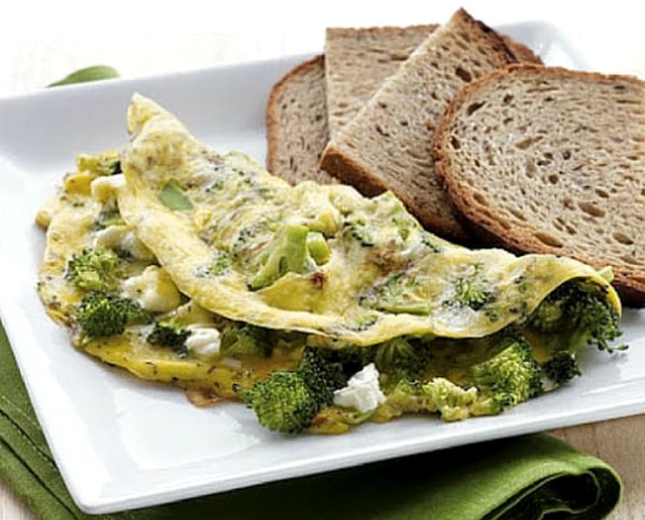 omleta cu broccoli si branza feta jpeg