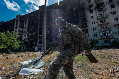 Soldat rus în Lugansk FOTO EPA-EFE