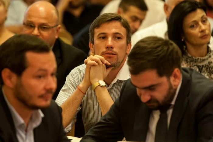 Consilierul municipal Ion Ştefăniţă a părăsit majoritatea pro-europeană din CMC FOTO: Alexandru Tarlev
