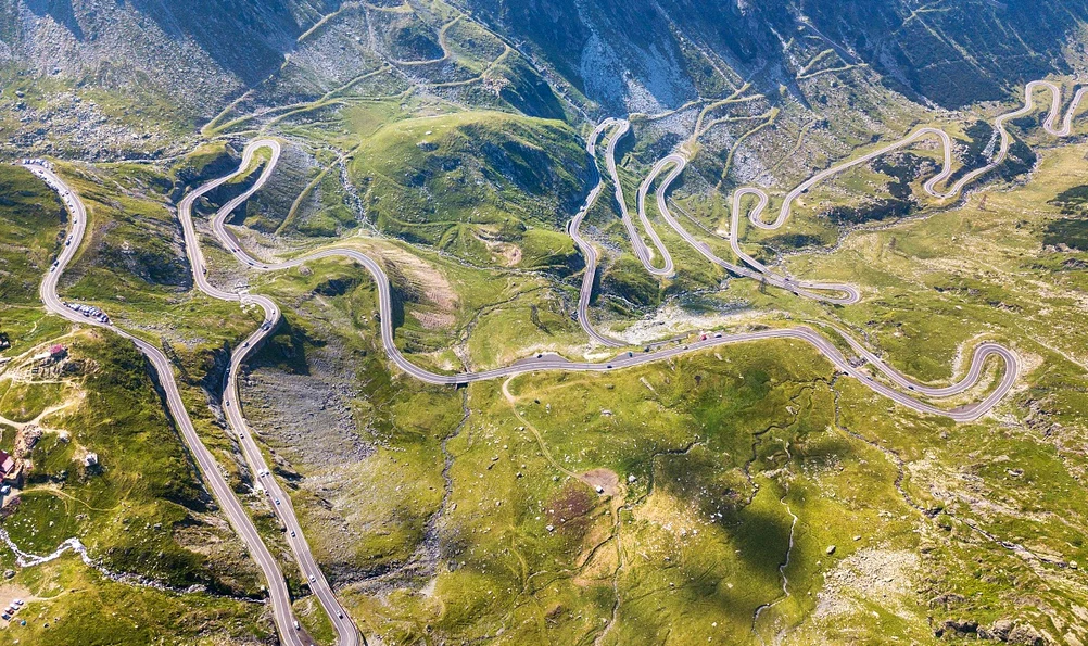 Transalpina și Transfăgărășan, scoase din iarnă / foto: arhiva Click!