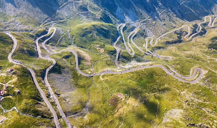 Transalpina și Transfăgărășan, scoase din iarnă / foto: arhiva Click!