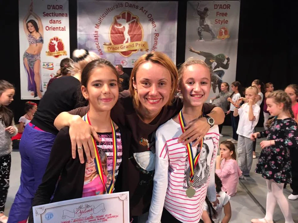 
    Oana Ioniță este profesoară la școala ei de dansfoto: arhivă personală  