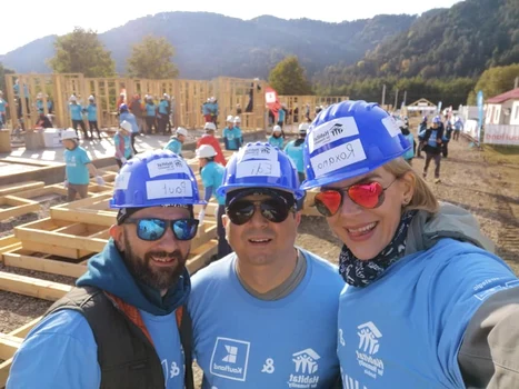 2 roxana ciuhulescusantier habitat for humanity big build 3 jpg jpeg