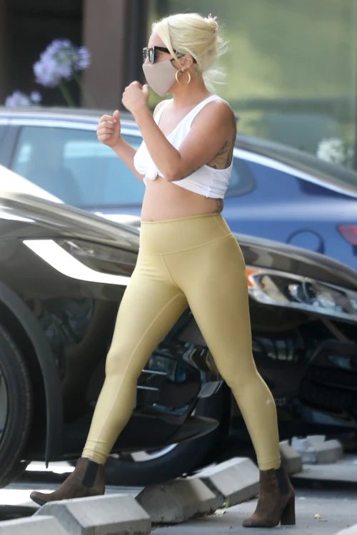 Lady Gaga nu mai ține cont de faptul că s-a îngrășat