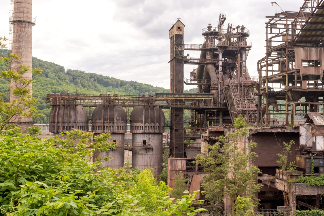 De la Reșița la Valea Jiului, două proiecte independente redau viață patrimoniului industrial. 