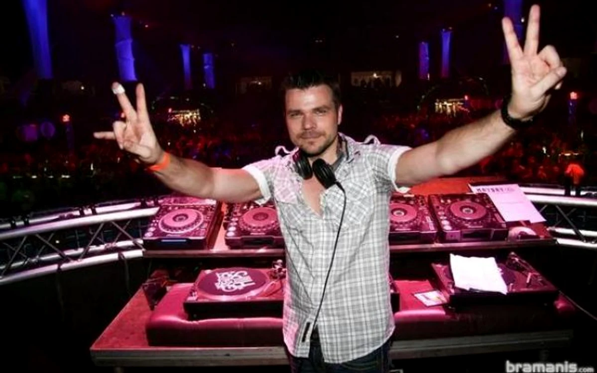
    DJ german André Tanneberger va mixa la revelionul organizat de Primăria Capitalei  
