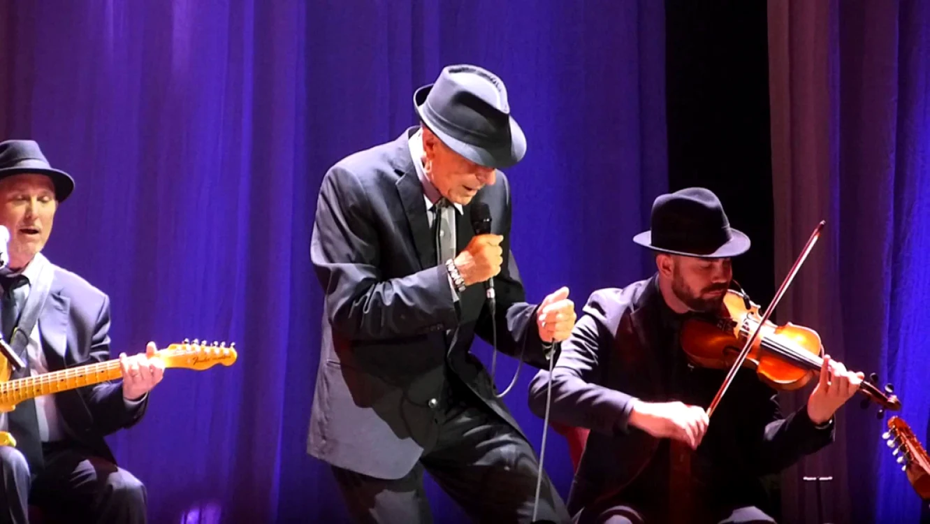 Alexandru Bubliţchi (dreapta), în concert alături de Leonard Cohen (centru) FOTO: arhiva personală