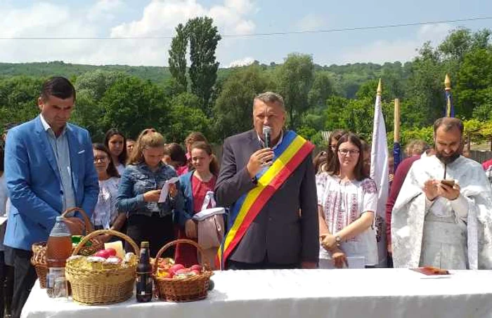 Doinel Grumezescu este primar de-o viaţă, la Bozieni. FOTO: Facebook