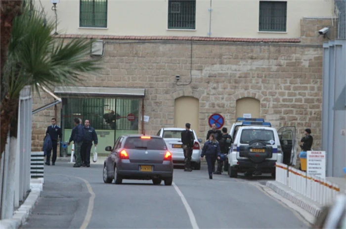 Forţe de intervenţie au fost trimise la închisoare FOTO Cyprus Mail