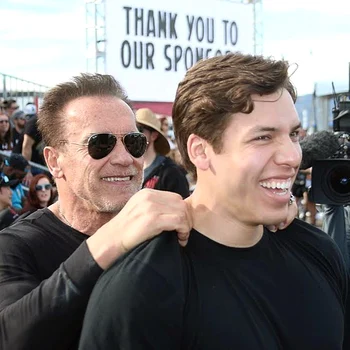 Arnold Schwarzenegger și fiul său, Joseph Baena