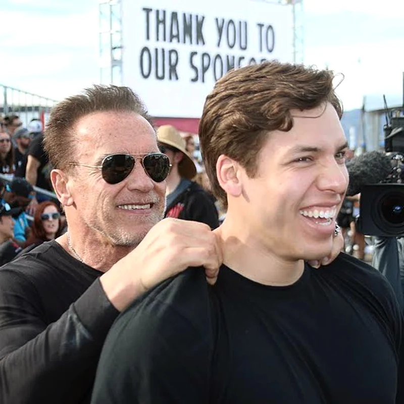 Arnold Schwarzenegger și fiul său, Joseph Baena