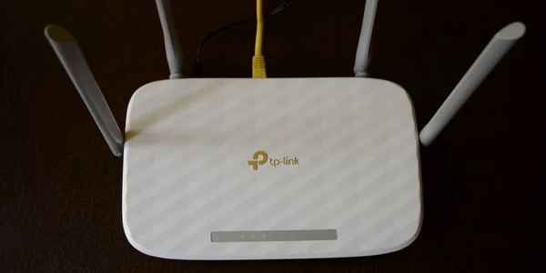 Router Wireless TP-Link Archer C5 FOTO Adrian Pogingeanu 