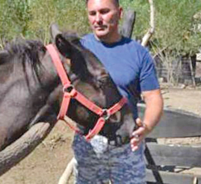 Iulian Docea a refăcut până acum opt case ţărăneşti