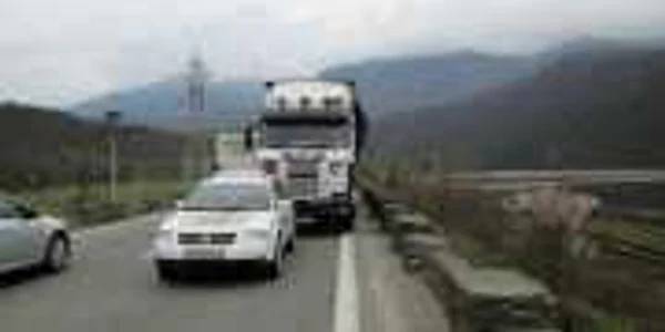 Trafic blocat pe Valea Oltului