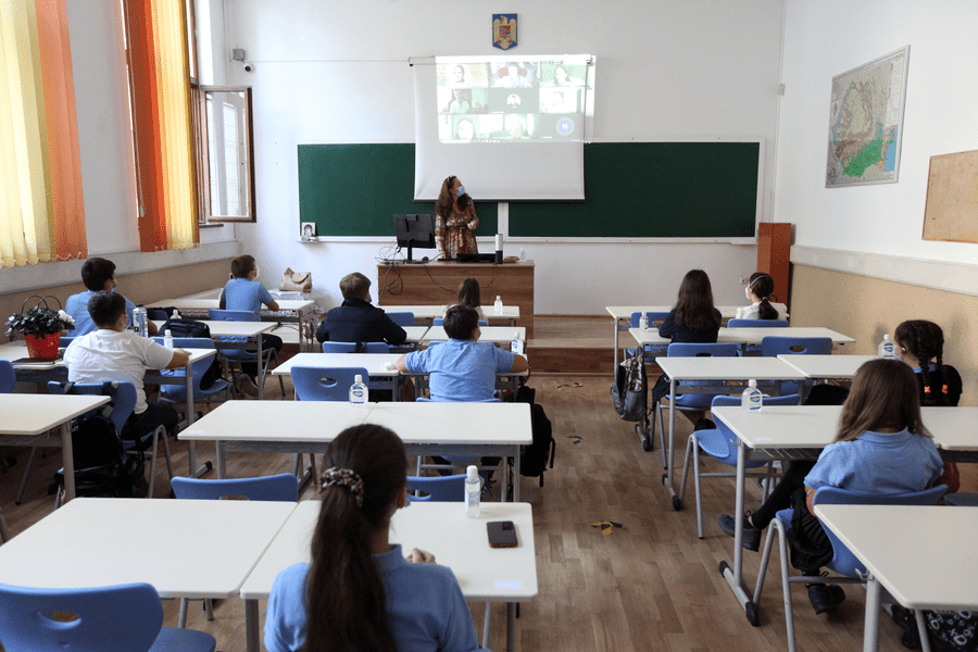 Efectele pandemiei de COVID-19 în educație: Cum au gestionat școlile europene învățământul