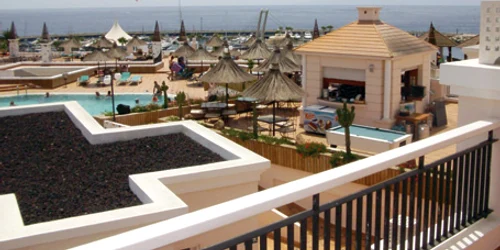 Acest hotel este una dintre destinaţiile din Tenerife cu care au fost momiţi clienţii reşiţeni