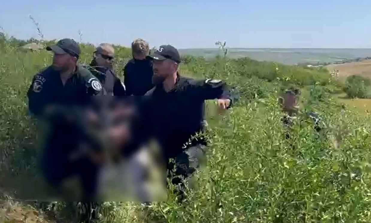 Suspectul crimei a fost prins de oamenii legii FOTO Antena 3 CNN