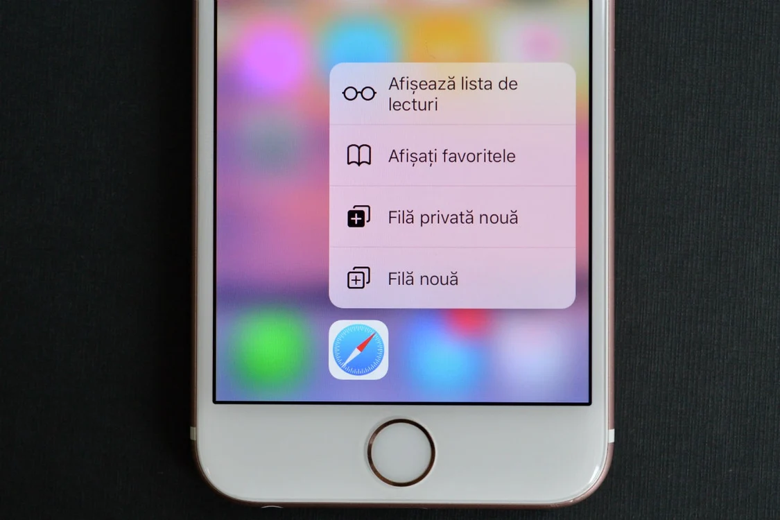 O simplă adresă web poate bloca un iPhone, o iPad sau un PC. FOTO Adevărul