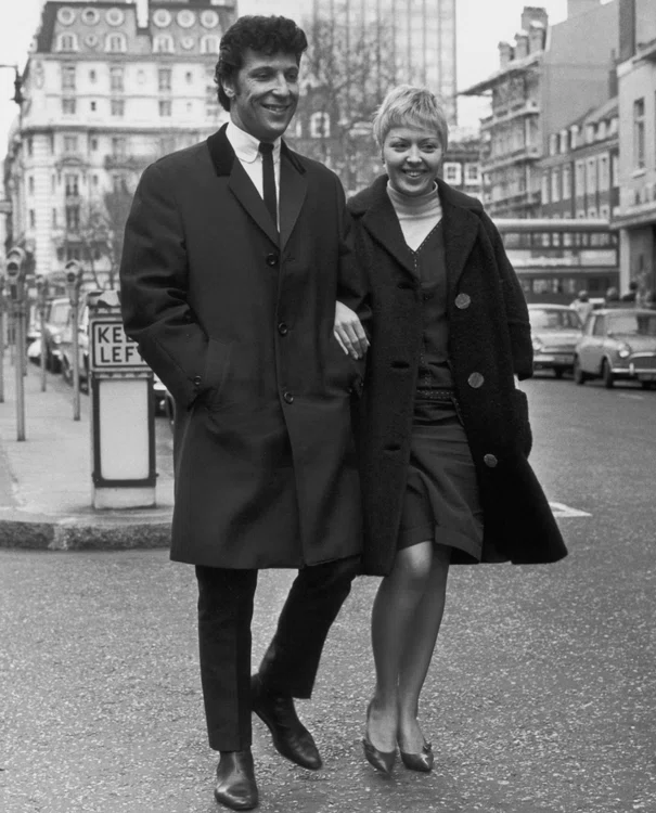 Tom Jones And Wife jpeg