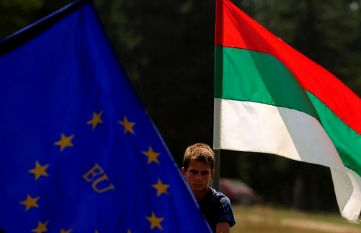  Bulgaria îşi doreşte încă să adere la zona euro în ciuda predicţiilor recente  privind prăbuşirea monedei unice