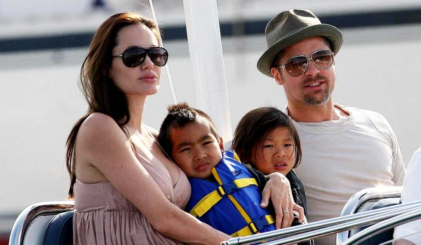 Brad Pitt cu familia  foto   Profimedia jpg