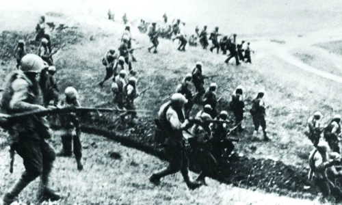 Contraatac al infanteriei sovietice în Caucaz (© Getty Images)