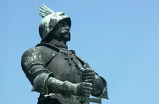 Statuia lui Iancu de Hunedoara în Buda, opera sculptorului de István Tóth (© Thaler Tamas / Wikimedia Commons)