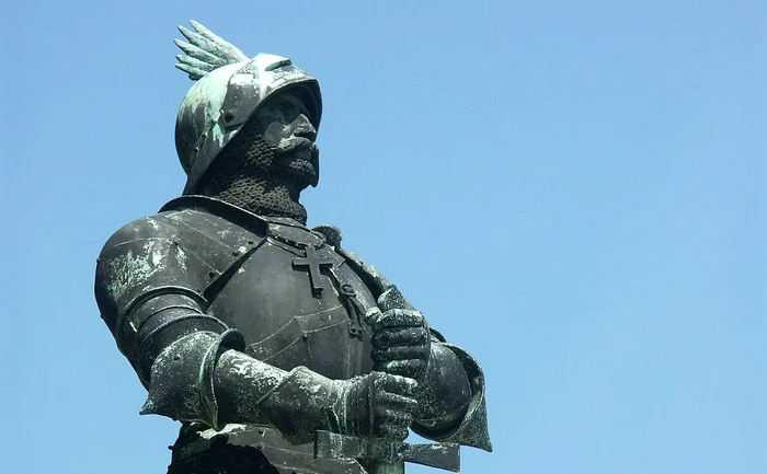 Statuie a lui Iancu de Hunedoara în Buda. FOTO: arhivă