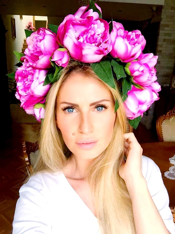 
    Andreea Bănică se iubeşte cu soţul ei, Lucian Mitrea, de mai bine de 19 aniFoto: Arhivă personală  