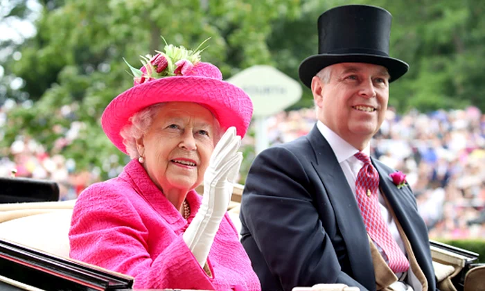 Regina Elisabeta cu fiul ei preferat, Prințul Andrew aka Andrew Mountbatten Windsor   Profimedia jpeg