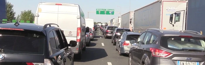 Vămile din Vest au fost luate  cu asalt în weekend de românii  care și-au terminat vacanțele