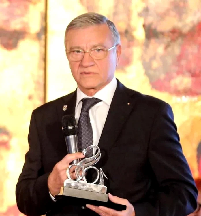 Mircea Sandu s-a mutat definitiv în Franța. Foto: Facebook