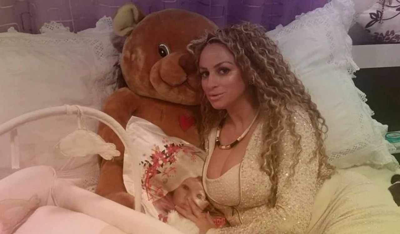 Sânziana are pătuţul pregătit, însă bebeluşul se lasă aşteptatfoto: arhiva personală