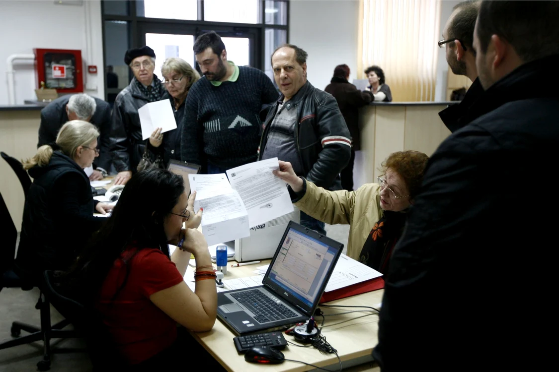 Românii, eternii contribuabili fără şansă