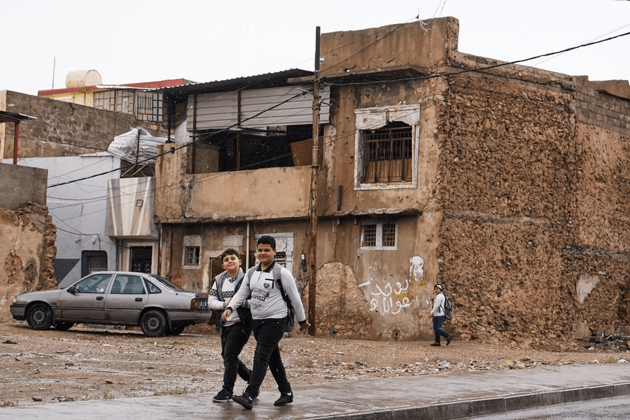 Irak, 20 de ani după invazia SUA. Copii crescuți printre cadavre și haos. Temeri pentru viitor