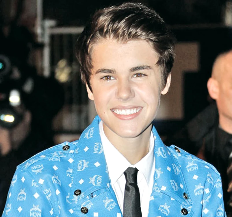 
    Justin,Bieber,apuca,actorie  