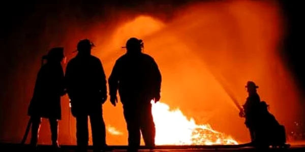 255 de deţinuţi dintr-o închisoare americană au fost răniţi într-o revoltă urmată de un incendiu