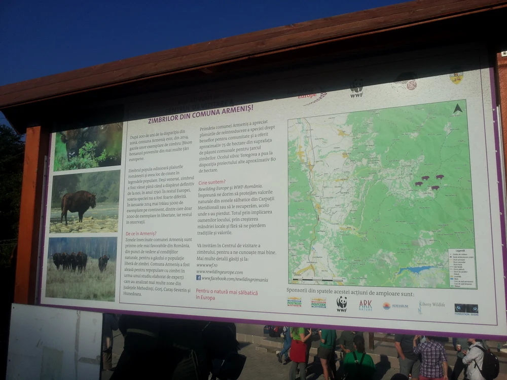 Acesta este panoul care întâmpină vizitatorii în comuna Armeniş