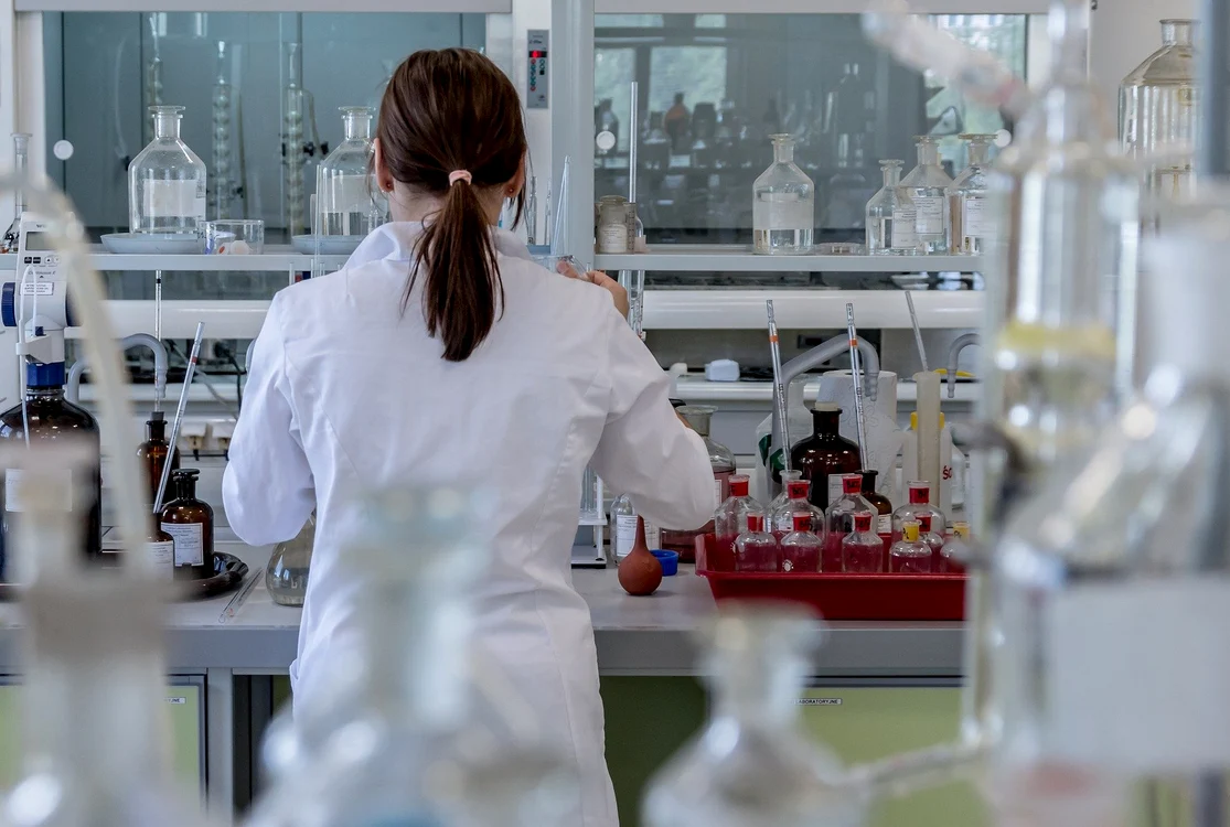 Oamenii bogați prezintă un risc genetic mai mare de cancer decât cei săraci FOTO: pixabay