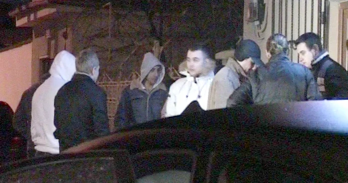 Interlopii s-au încăierat şi şi-au devastat reciproc proprietăţile