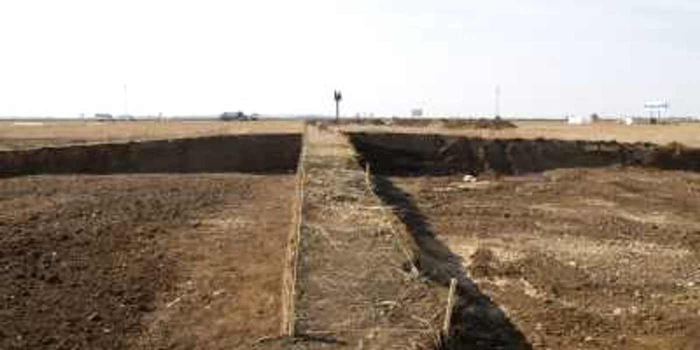 Arheologii au delimitat zona şi urmează să continue săpăturile Foto: Alex Policală