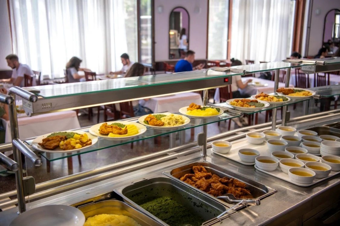 Franța introduce masa de un euro la cantinele universitare pentru toți studenții.FOTO: Shutterstock 